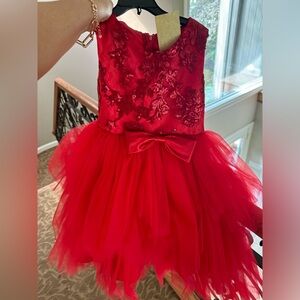 Girls dress size 5/6 beautiful!! Especially for holidays BRAND NEW